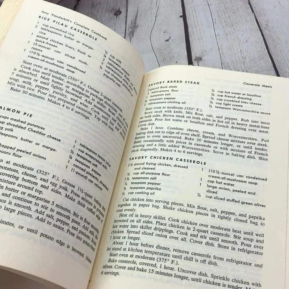 VINTAGE 1961 Amy Vanderbilt's COMPLETE cookbook farmhouse retro cottage